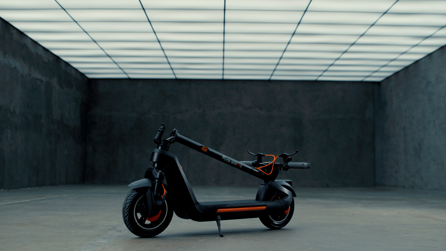 5TH WHEEL G11PRO Performance Electric Scooter | 1200W Peak Motor & 40 Mile Range
