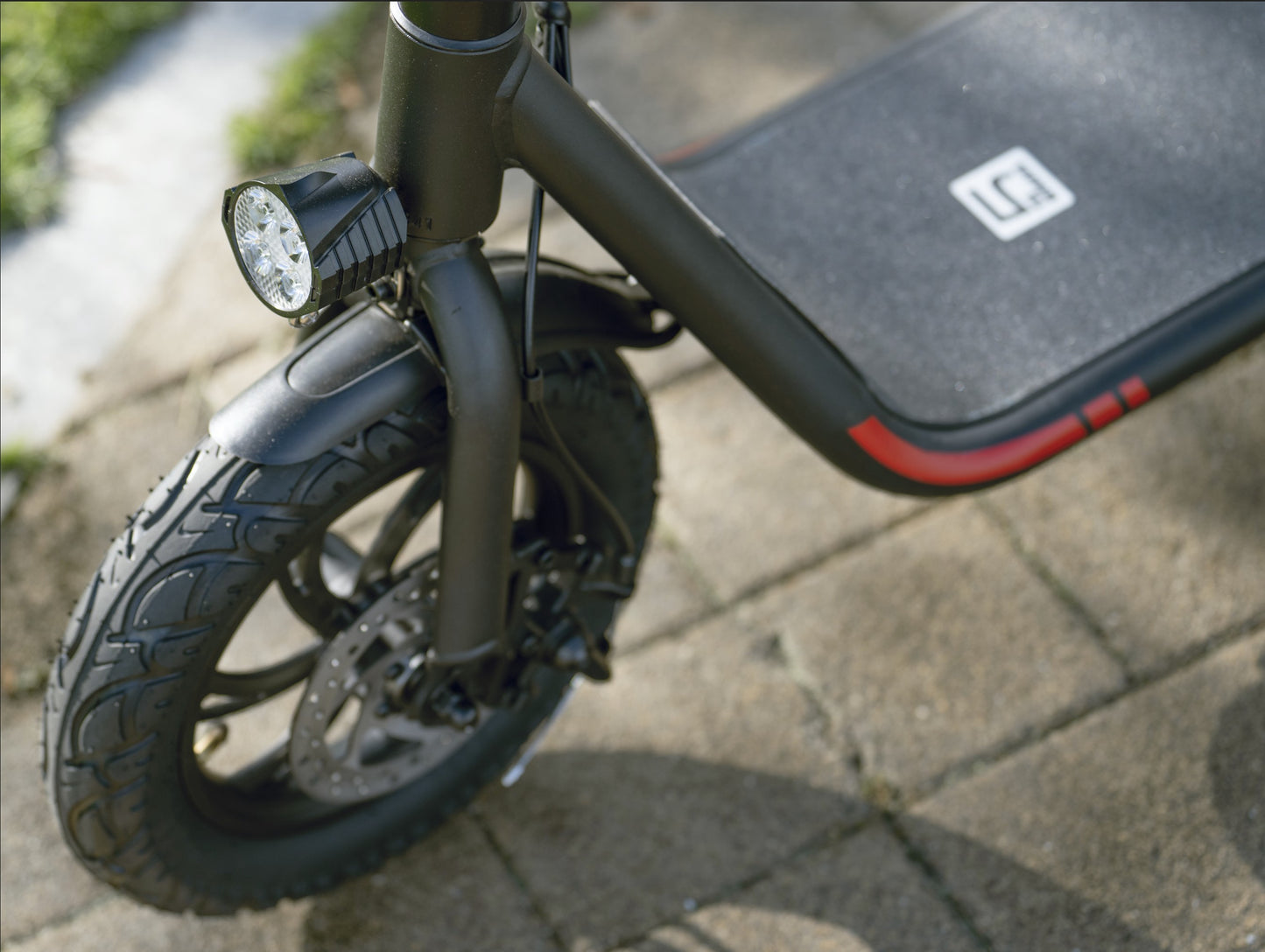 5TH WHEEL T30PRO Seated Electric Scooter | 700W Peak Motor & 15 mph Top Speed