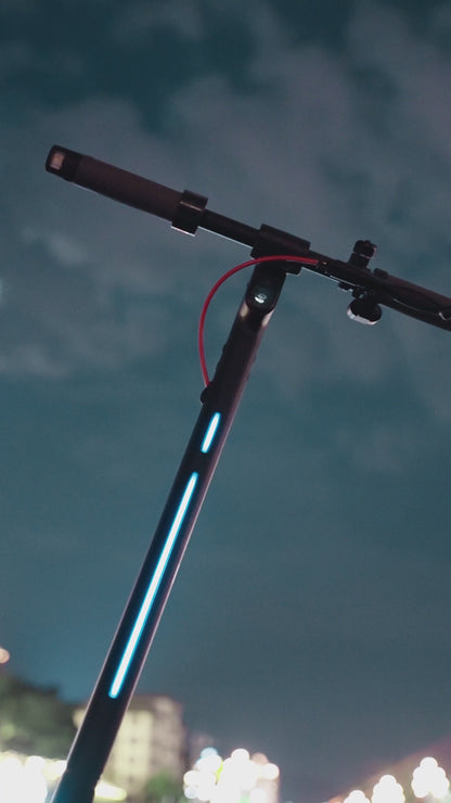 5TH WHEEL V40PRO Electric Scooter | 800W Peak Motor & 25 Mile Range with Ambient Lighting System